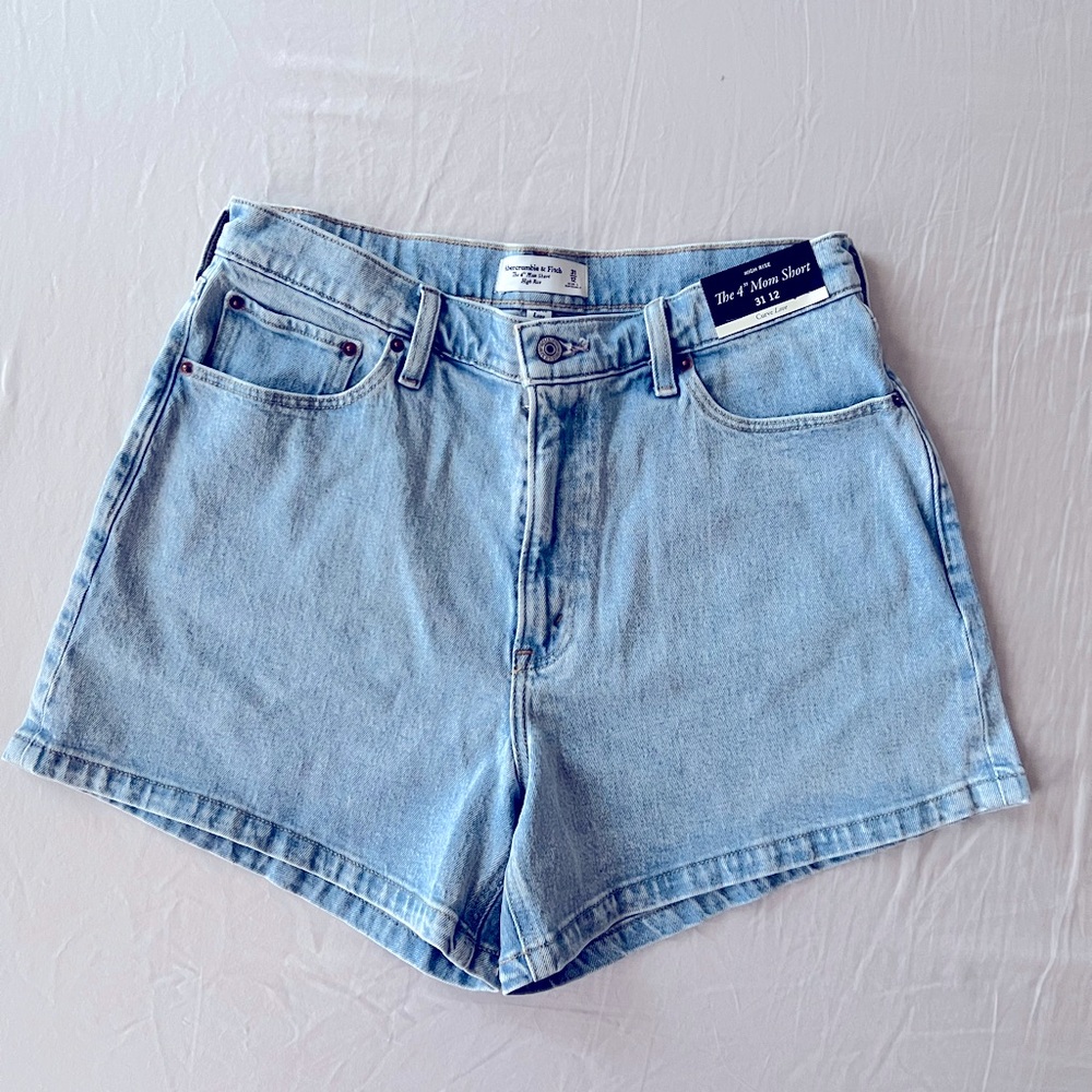 Abercrombie & Fitch 4” Mom Short High Rise Curve Love